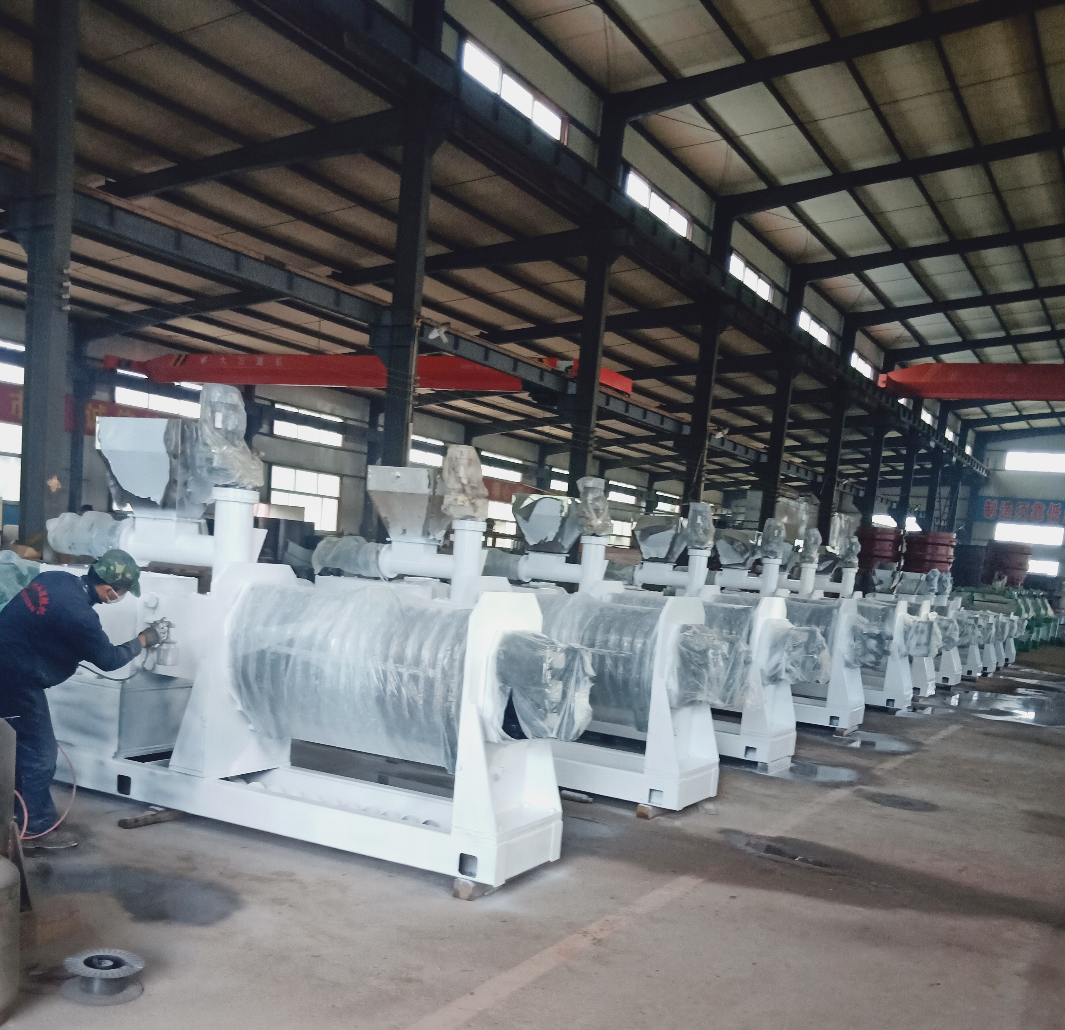 Plant oil refining plant
